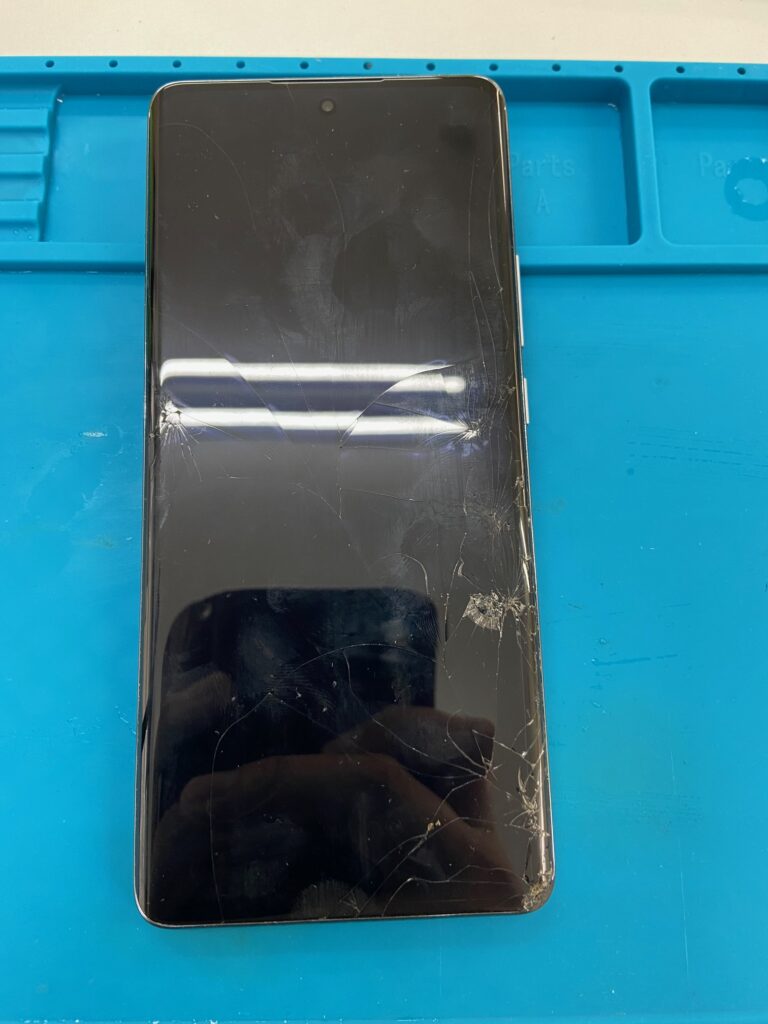 OPPO Reno10 Pro 5G 画面割れ